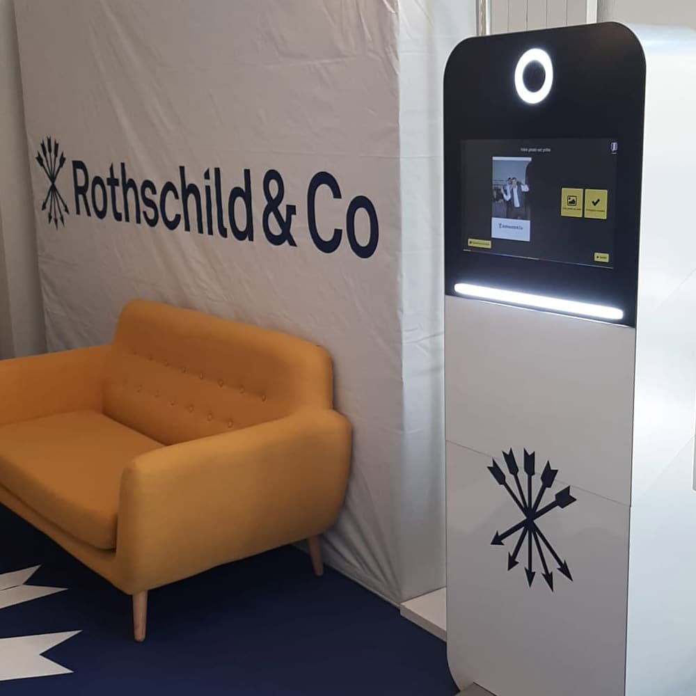 Un photobooth Luxbooth, pour votre location de photobooth au Luxembourg - Événement Rothschild & Co