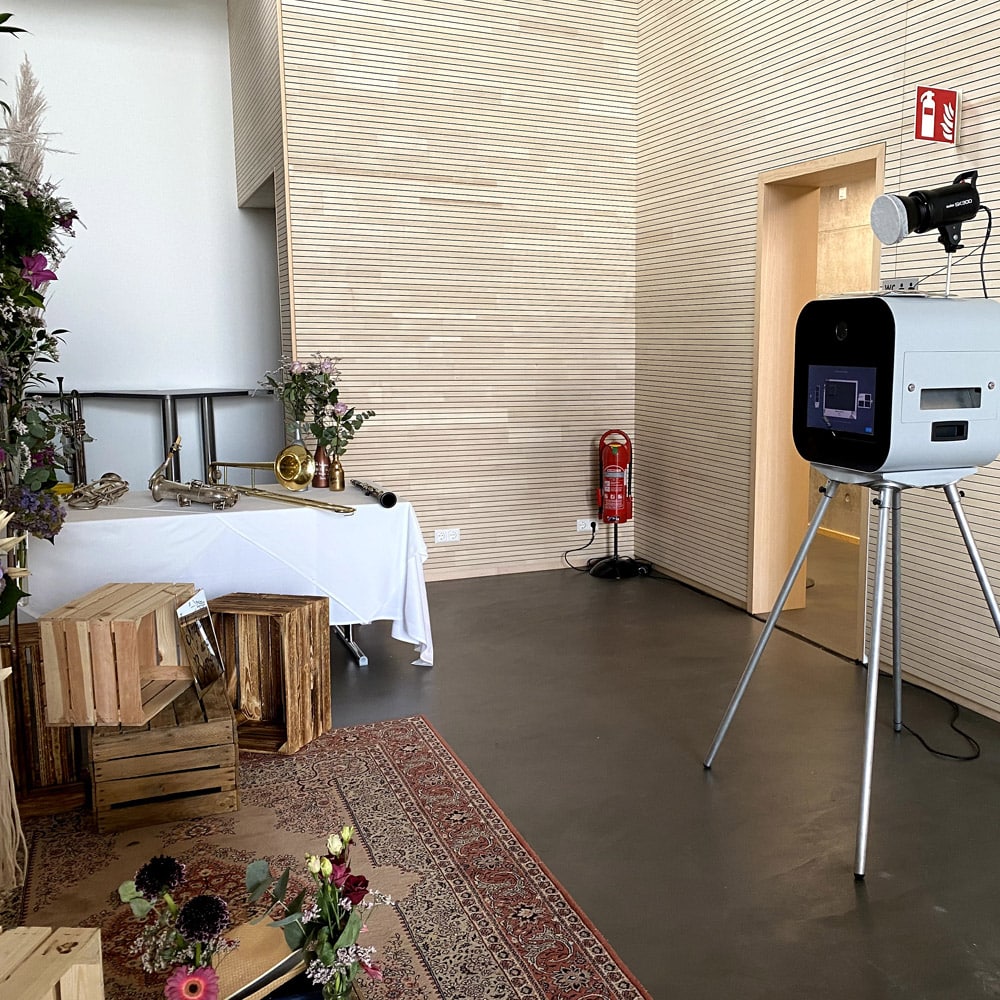 Un photobooth Luxbooth, pour votre location de photobooth au Luxembourg - Modèle One Booth pour un mariage